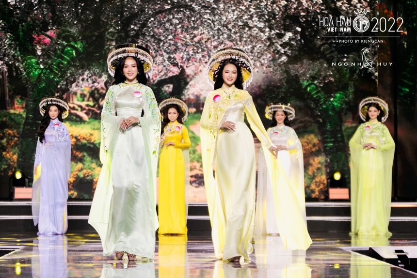 NTK Ngô Nhật Huy mang BST Áo dài lộng lẫy lên sân chơi Miss Xuân - Ảnh 2.