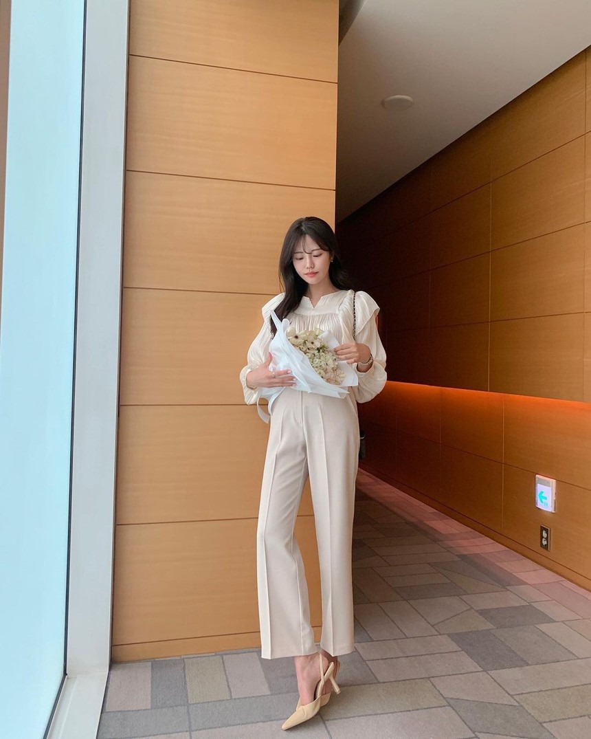 8 gợi ý phối đồ tông be cho nàng công sở: dễ áp dụng lại cực kỳ nổi bật  - Ảnh 1.