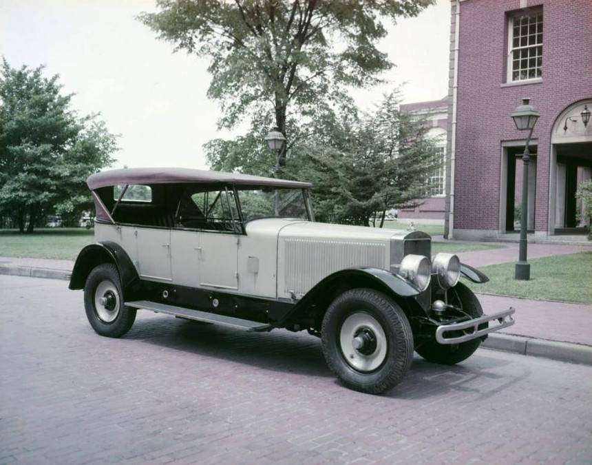 Không chỉ xăng, dầu và điện, ô tô đã từng sử dụng hạt nhân, hơi nước và cả 'rượu' để làm nhiên liệu - Ảnh 2. Không chỉ xăng, dầu và điện, ô tô đã từng sử dụng hạt nhân, hơi nước và cả 'rượu' để làm nhiên liệu - Ảnh 2.