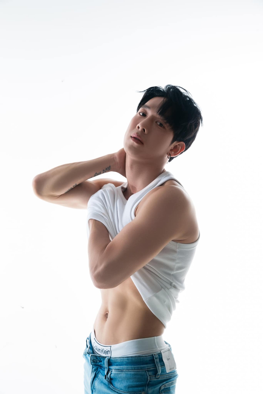 Giai điệu 10 năm trước của Song Luân bất ngờ hot trở lại, netizen bật ngửa vì màn "dậy thì nhan sắc" gây sốc! - Ảnh 4. Giai điệu 10 năm trước của Song Luân bất ngờ hot trở lại, netizen bật ngửa vì màn "dậy thì nhan sắc" gây sốc! - Ảnh 4.