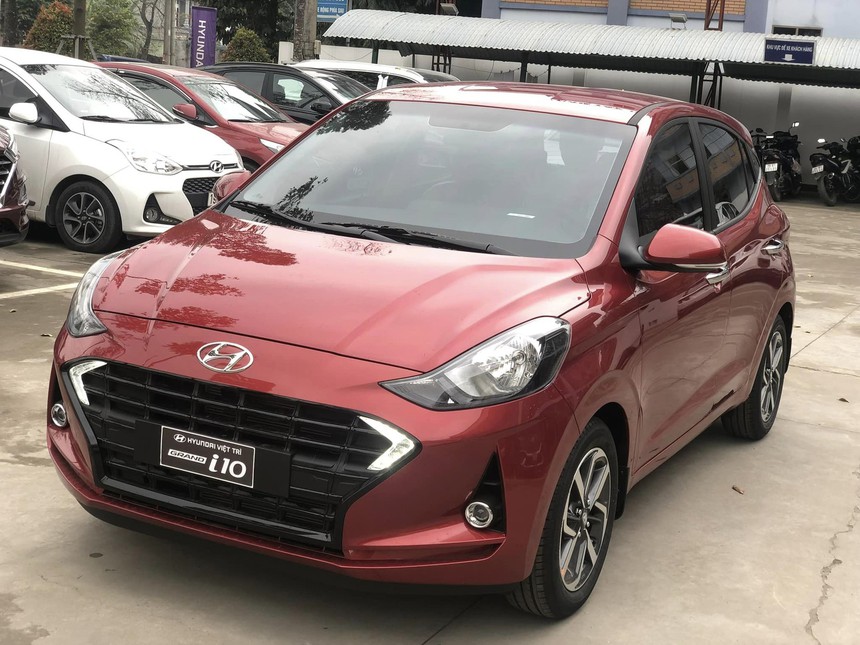 Lỗi thời 1 đời, hàng loạt ô tô bị dọn kho sau Tết: Hyundai, Subaru giảm giá cả trăm triệu đồng - Ảnh 3. Lỗi thời 1 đời, hàng loạt ô tô bị dọn kho sau Tết: Hyundai, Subaru giảm giá cả trăm triệu đồng - Ảnh 3.