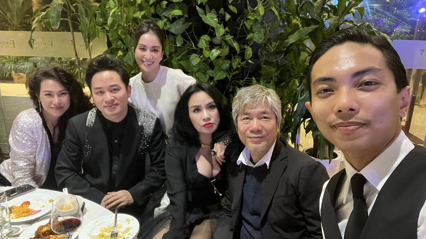 Vợ chồng Khánh Thi cùng dàn sao dự đám cưới Hà Lê và bà xã kém 13 tuổi - Ảnh 3.