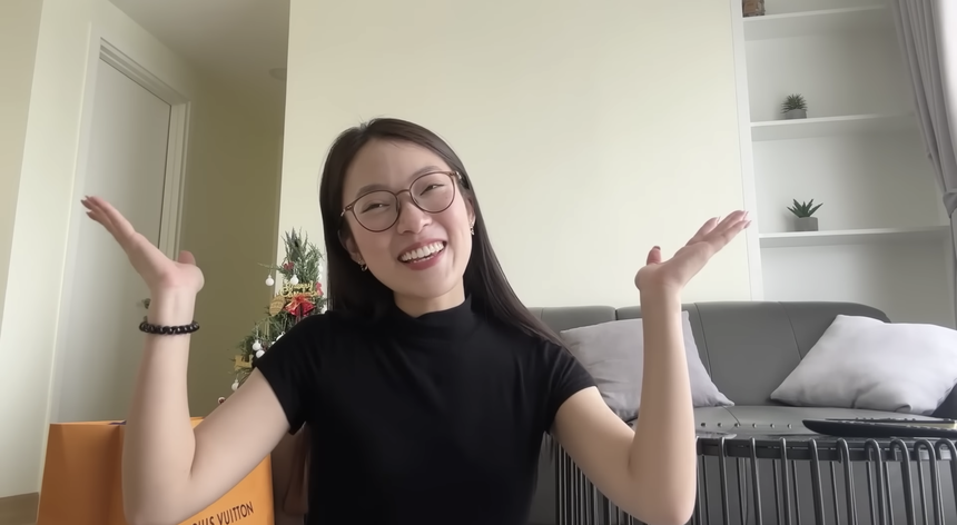 Mới 24 tuổi, Khánh Vy đã tậu nhà ở Bắc lẫn Nam: Cơ ngơi thứ 2 được quyết 'nhanh như chớp', lý do đằng sau khiến ai cũng phải gật gù - Ảnh 1. Mới 24 tuổi, Khánh Vy đã tậu nhà ở Bắc lẫn Nam: Cơ ngơi thứ 2 được quyết 'nhanh như chớp', lý do đằng sau khiến ai cũng phải gật gù - Ảnh 1.