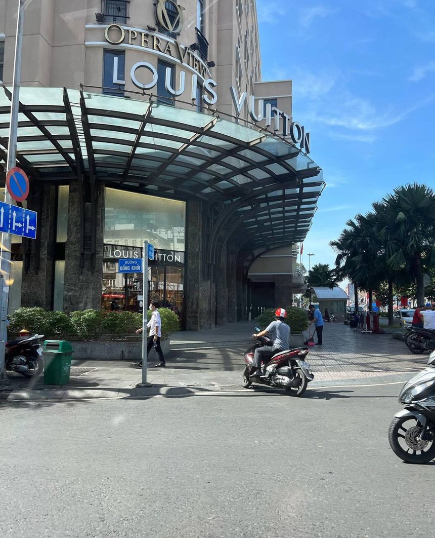 Cộng đồng mạng 'cười xỉu' với loạt ảnh check-in Việt Nam độc lạ của Miss Charm England - Ảnh 4. Cộng đồng mạng 'cười xỉu' với loạt ảnh check-in Việt Nam độc lạ của Miss Charm England - Ảnh 4.