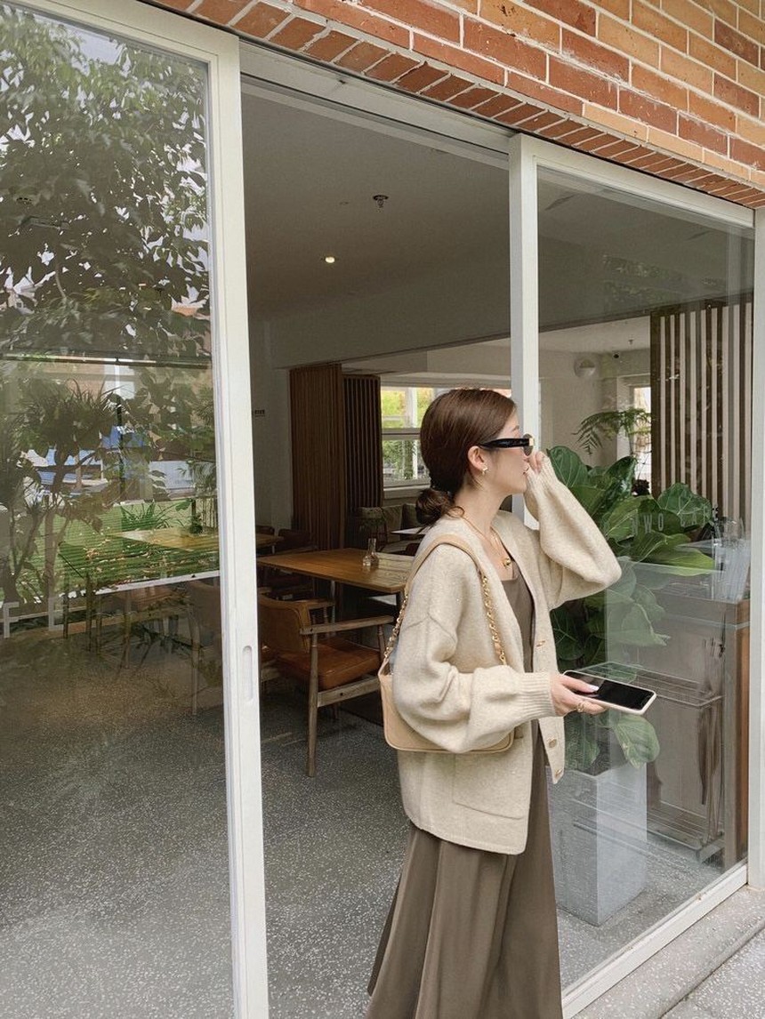 8 gợi ý phối đồ tông be cho nàng công sở: dễ áp dụng lại cực kỳ nổi bật  - Ảnh 4.