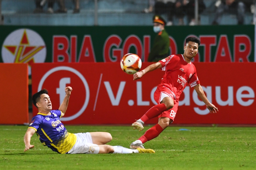 Danh Trung ăn mừng 'đau đớn' sau khi ghi bàn thắng quý như vàng cho Viettel FC - Ảnh 8. Danh Trung ăn mừng 'đau đớn' sau khi ghi bàn thắng quý như vàng cho Viettel FC - Ảnh 8.
