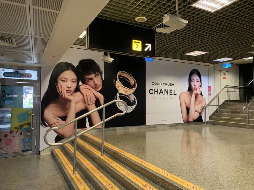 Fan choáng ngợp vì Jennie Blackpink phủ sóng khắp mọi nơi - Ảnh 3. Fan choáng ngợp vì Jennie Blackpink phủ sóng khắp mọi nơi - Ảnh 3.