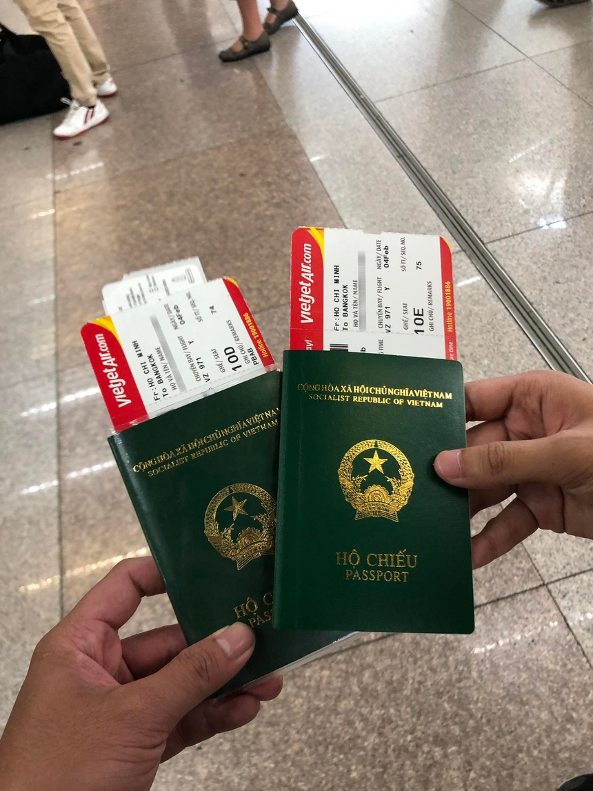 Tôi vừa tự bỏ 4 triệu bay sang Thái xem giới đại gia offline siêu xe: LaFerrari hơn 250 tỷ lộ diện, cả tầng hầm toàn Ferrari - Ảnh 1. Tôi vừa tự bỏ 4 triệu bay sang Thái xem giới đại gia offline siêu xe: LaFerrari hơn 250 tỷ lộ diện, cả tầng hầm toàn Ferrari - Ảnh 1.