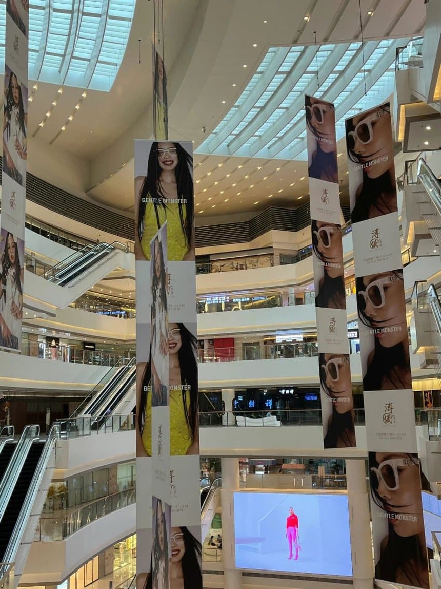 Fan choáng ngợp vì Jennie Blackpink phủ sóng khắp mọi nơi - Ảnh 6. Fan choáng ngợp vì Jennie Blackpink phủ sóng khắp mọi nơi - Ảnh 6.