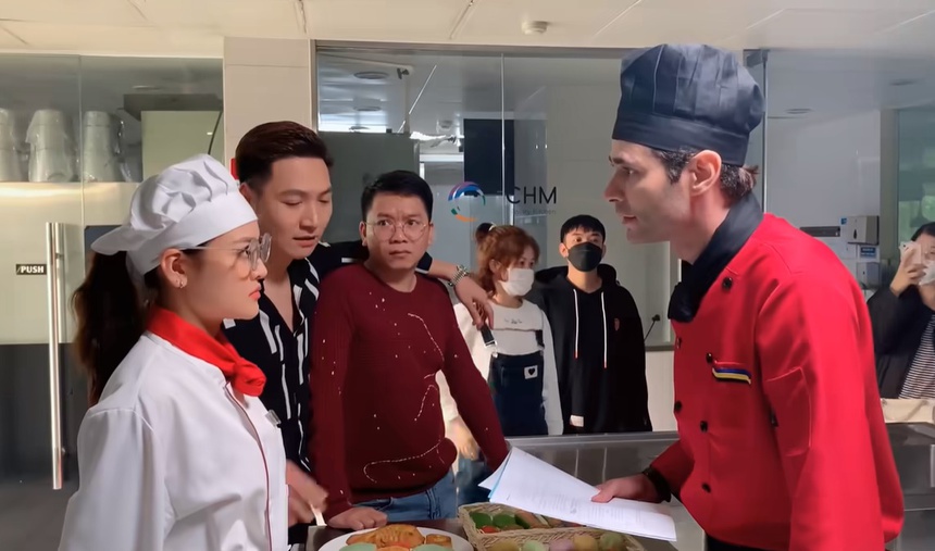 'Đừng nói khi yêu': Lộ cảnh Thùy Anh về làm cho Mạnh Trường, nam chính “tiếng Anh như gió”  - Ảnh 3.