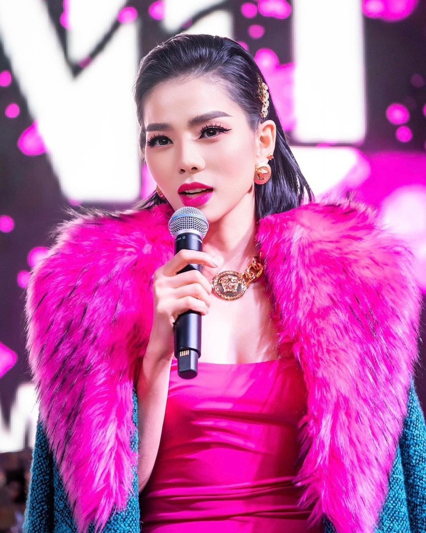 Bị netizen nhận xét sân si hơn thua từng điều nhỏ nhặt, Lệ Quyên 'xù lông' đáp trả - Ảnh 2. Bị netizen nhận xét sân si hơn thua từng điều nhỏ nhặt, Lệ Quyên 'xù lông' đáp trả - Ảnh 2.