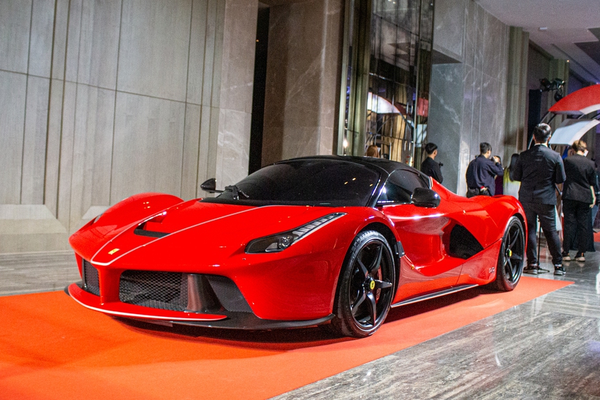 Tôi vừa tự bỏ 4 triệu bay sang Thái xem giới đại gia offline siêu xe: LaFerrari hơn 250 tỷ lộ diện, cả căn hầm kín Ferrari - Ảnh 10. Tôi vừa tự bỏ 4 triệu bay sang Thái xem giới đại gia offline siêu xe: LaFerrari hơn 250 tỷ lộ diện, cả căn hầm kín Ferrari - Ảnh 10.