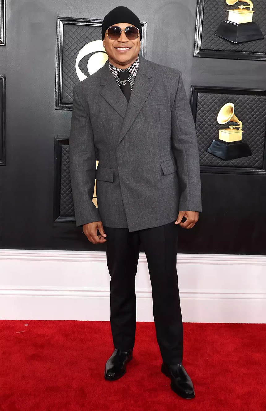 Thảm đỏ Grammy 2023: Taylor Swift xinh ngút ngàn lấn át Heidi Klum - Bebe Rexha hở bạo, Sam Smith mang cả dàn vũ công đến sự kiện - Ảnh 14.