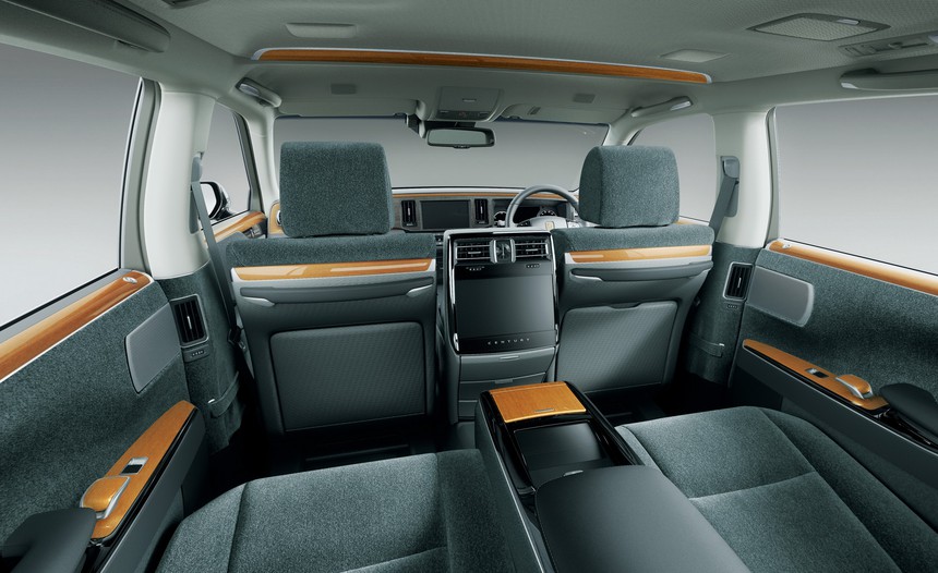 Toyota muốn bán xe cho giới siêu giàu như Rolls-Royce bằng cách này - Ảnh 3.