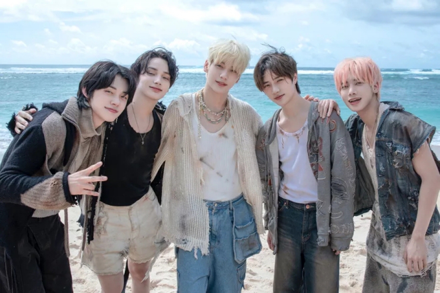 TXT giành quán quân trên Billboard 200, tiếp bước đàn anh BTS - Ảnh 1.