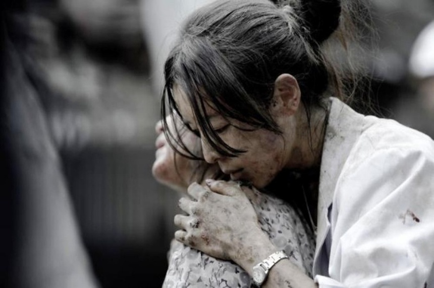 'Đường Sơn đại địa chấn': Phim về thảm họa động đất chấn động và lấy nước mắt nhất - Ảnh 6.