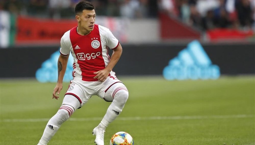 Lisandro Martinez từng có quãng thời gian chơi tiền vệ phòng ngự khi còn khoác áo Ajax Lisandro Martinez từng có quãng thời gian chơi tiền vệ phòng ngự khi còn khoác áo Ajax