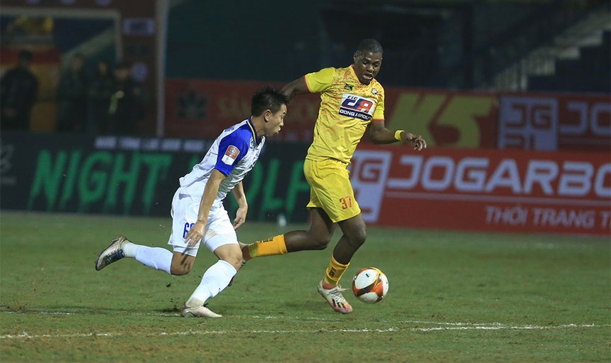 Kết quả bóng đá Thanh Hóa 0-0 SLNA: Chủ nhà phung phí cơ hội - Ảnh 2.