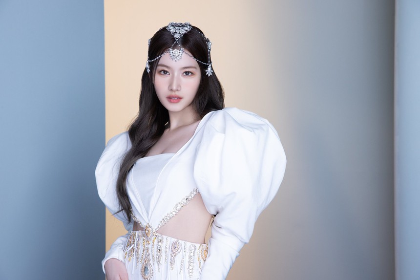 Sốc trước nhan sắc của Sana Twice debut cho nhóm nhỏ - Ảnh 5. Sốc trước nhan sắc của Sana Twice debut cho nhóm nhỏ - Ảnh 5.