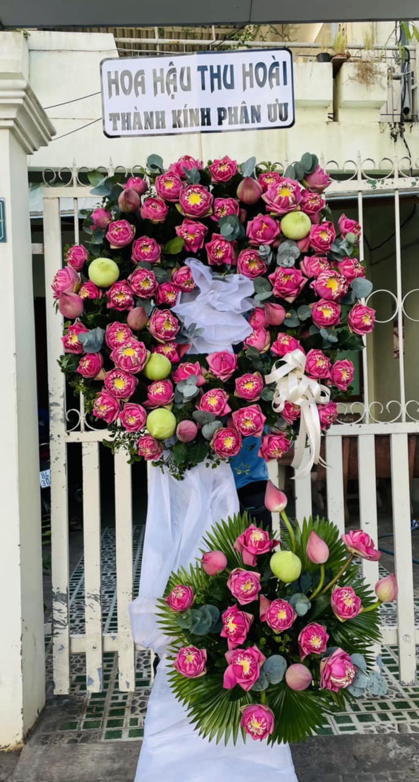 Xót xa trước chùm ảnh lễ tang của nam chính 'Vì yêu mà đến' - Ảnh 5. Xót xa trước chùm ảnh lễ tang của nam chính 'Vì yêu mà đến' - Ảnh 5.