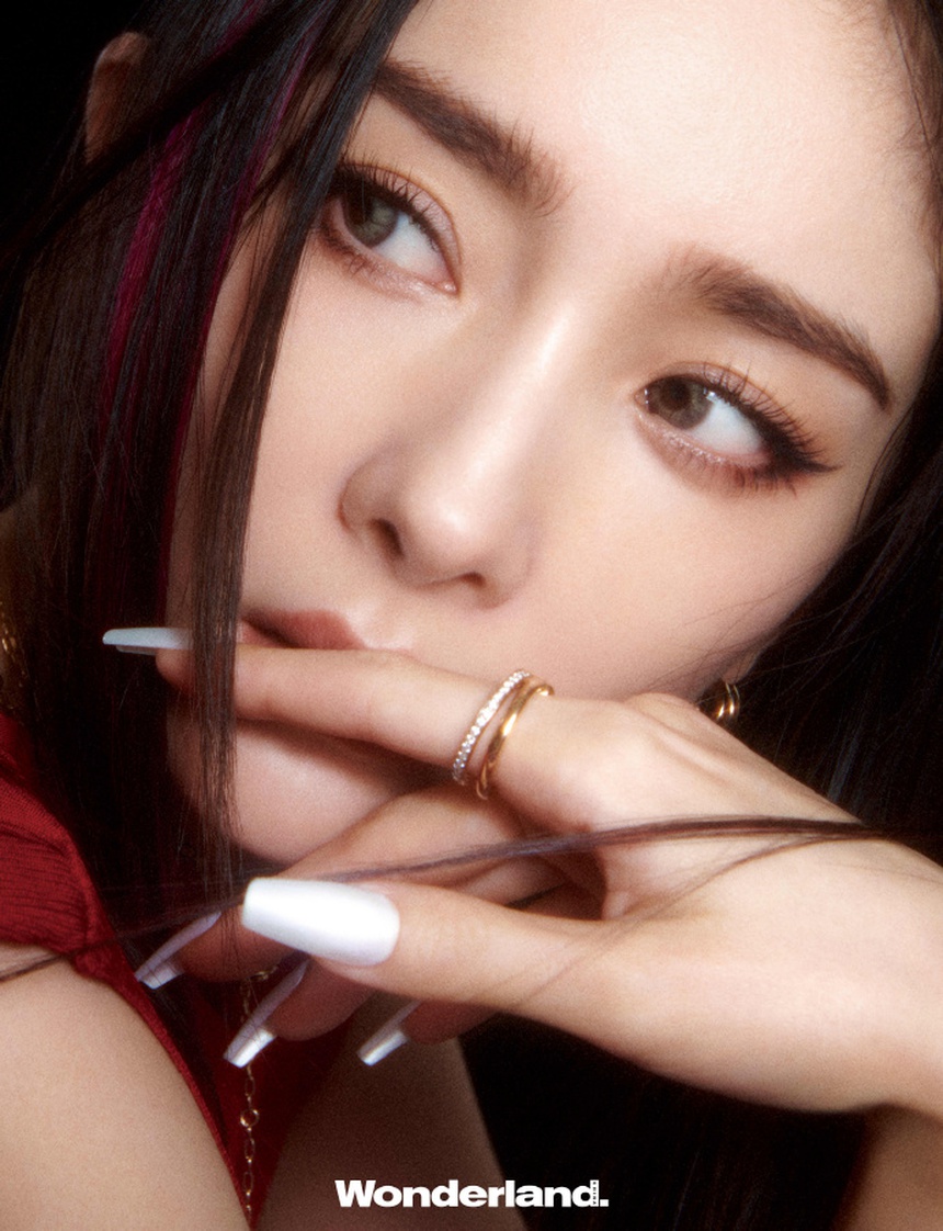 Dương Mịch khoe lưng trần gợi cảm trên bìa tạp chí tháng 2/2023 - Ảnh 5. Dương Mịch khoe lưng trần gợi cảm trên bìa tạp chí tháng 2/2023 - Ảnh 5.