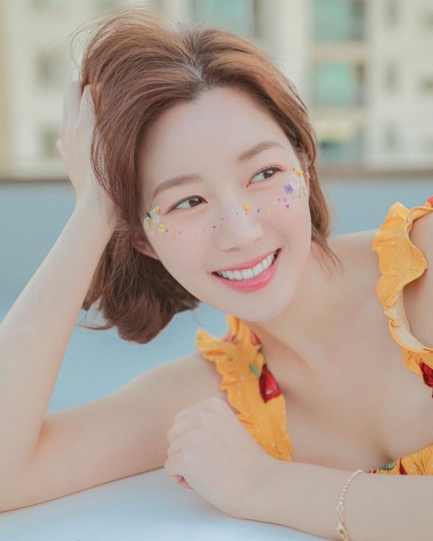 Mẹ Lee Seung Gi nhận xét gì về cô con dâu tương lai Lee Da In - Ảnh 3. Mẹ Lee Seung Gi nhận xét gì về cô con dâu tương lai Lee Da In - Ảnh 3.