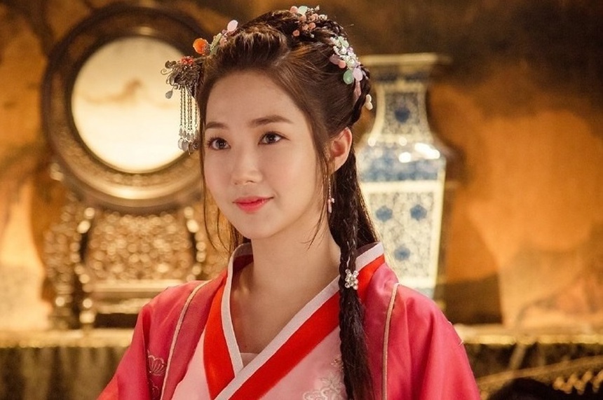 Hot lại nhan sắc Park Min Young ở phim Trung bị 'đắp chiếu': Đẹp tự nhiên ăn đứt hiện tại, giờ bị mang ra đấu giá? - Ảnh 2.