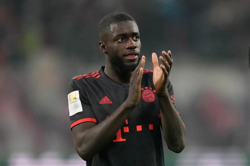 Cầu thủ của Bayern Munich thuê ca sĩ Opera để cải thiện giọng nói trên sân - Ảnh 2.