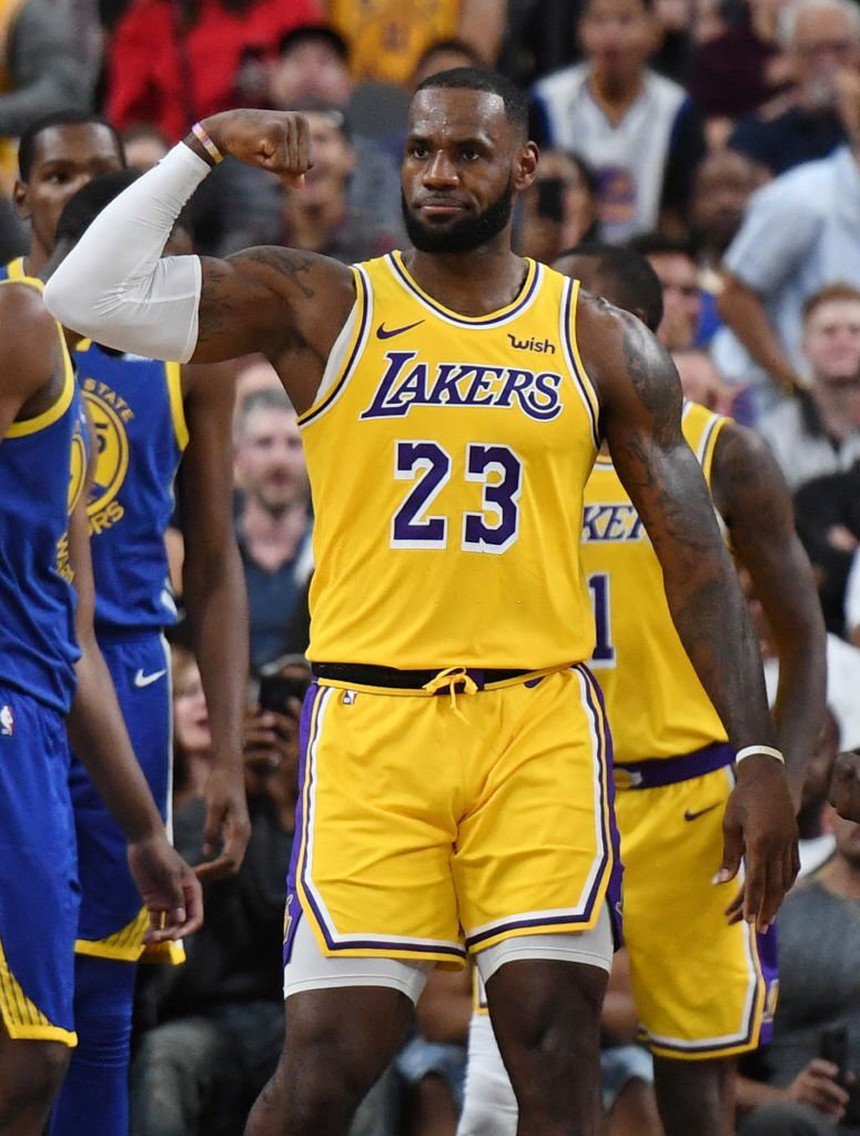 Điểm lại những trận cầu ghi nhiều điểm nhất trong sự nghiệp vĩ đại của LeBron James - Ảnh 4. Điểm lại những trận cầu ghi nhiều điểm nhất trong sự nghiệp vĩ đại của LeBron James - Ảnh 4.