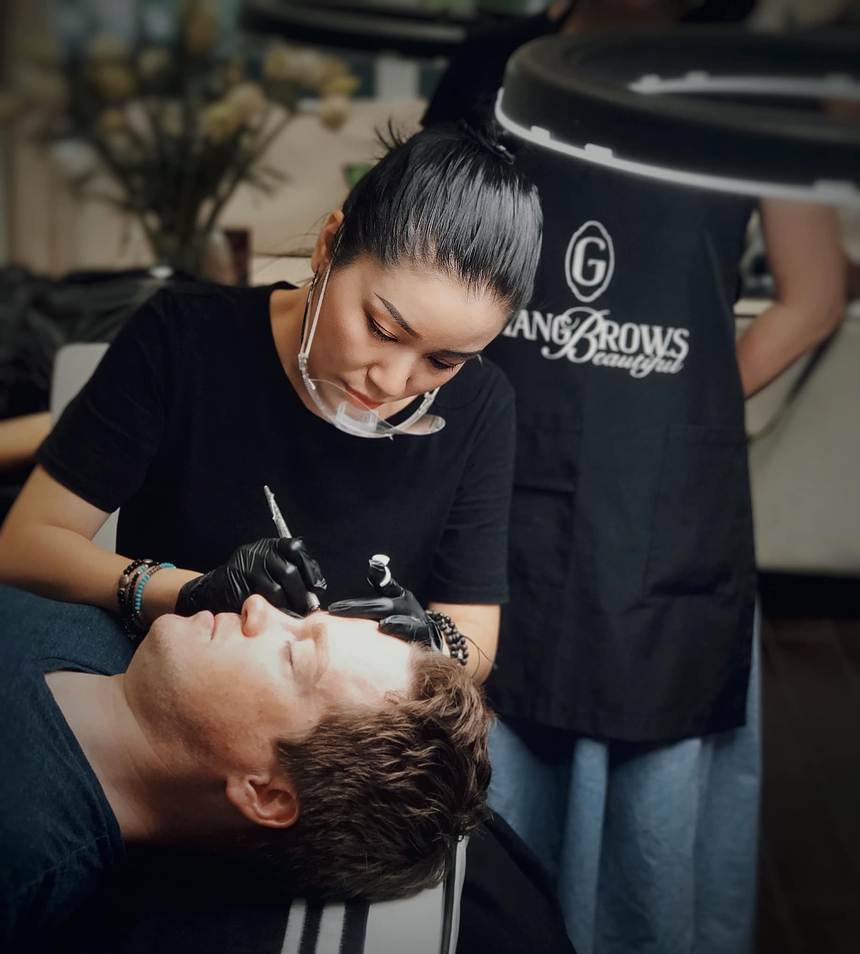 Nguyễn Hương Giang: Người đàn bà đẹp và tính nữ khác biệt trong làng điêu khắc thẩm mỹ - Ảnh 4. Nguyễn Hương Giang: Người đàn bà đẹp và tính nữ khác biệt trong làng điêu khắc thẩm mỹ - Ảnh 4.