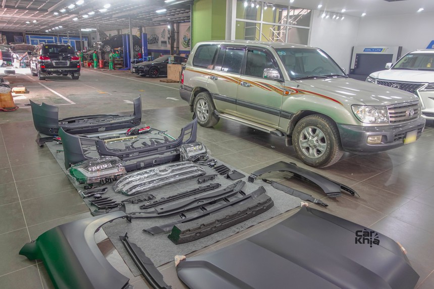 Mất 2 tháng với 650 triệu, thợ Việt lột xác Land Cruiser 2005 giống hệt xe đời mới giá 7 tỷ - Ảnh 3.