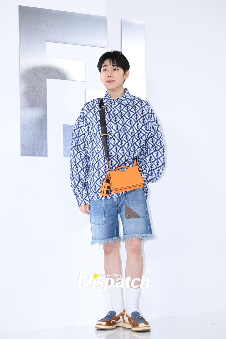 Song Hye Kyo cười gượng trong lần đầu lộ diện sau tin Song Joong Ki tái hôn, "hoàng tử" Park Hyung Sik đẹp át Lee Min Ho tại sự kiện khủng - Ảnh 18.