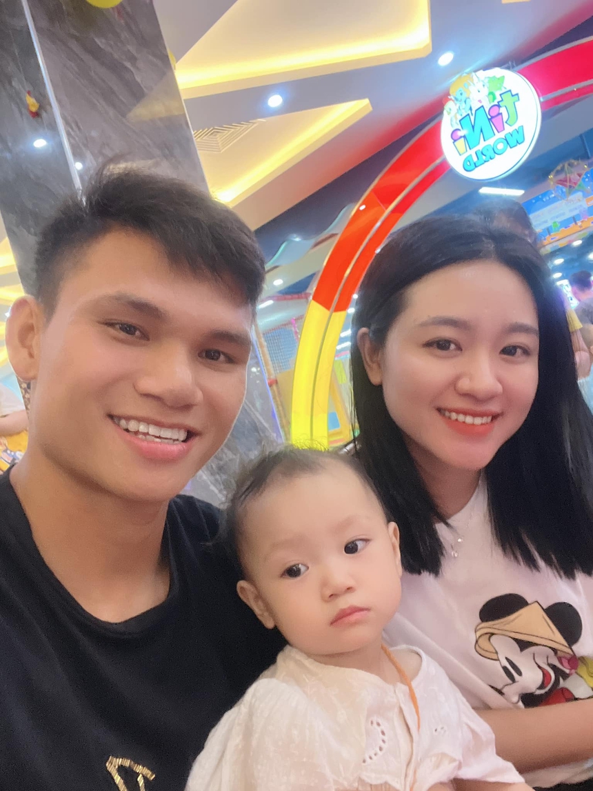 Gần tới 14/2, hội cầu thủ nổi tiếng thi nhau khoe ảnh tình tứ bên người thương  - Ảnh 7.