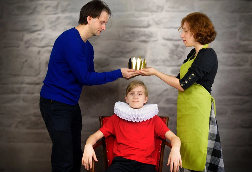 Bi kịch của đứa con "được nuôi như thú cưng": Thất bại, bị bạn bè xa lánh vì cư xử "không giống người thường", tôi của năm 22 tuổi lạc lõng giữa xã hội vì vỏ bọc quá an toàn bố mẹ đã tạo ra - Ảnh 2. Bi kịch của đứa con "được nuôi như thú cưng": Thất bại, bị bạn bè xa lánh vì cư xử "không giống người thường", tôi của năm 22 tuổi lạc lõng giữa xã hội vì vỏ bọc quá an toàn bố mẹ đã tạo ra - Ảnh 2.