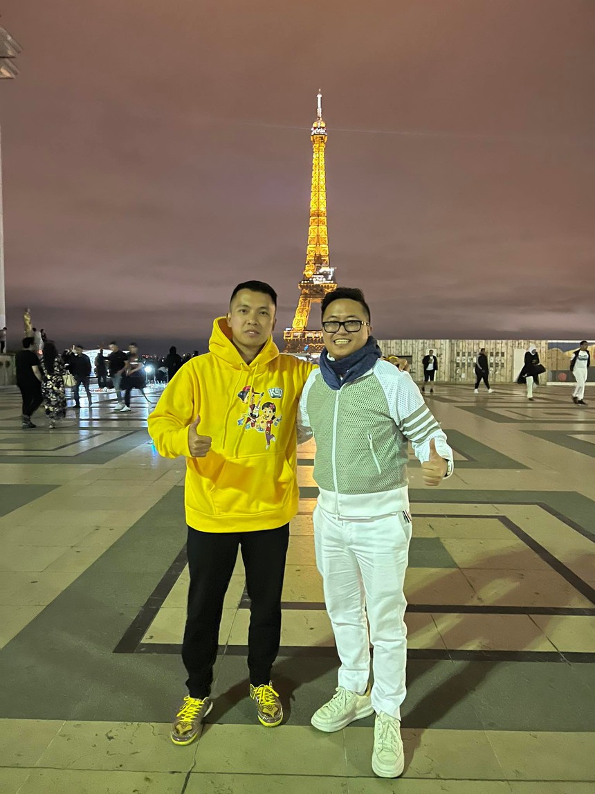 YouTuber Việt Nam được mời xem Messi thi đấu - Ảnh 2. YouTuber Việt Nam được mời xem Messi thi đấu - Ảnh 2.