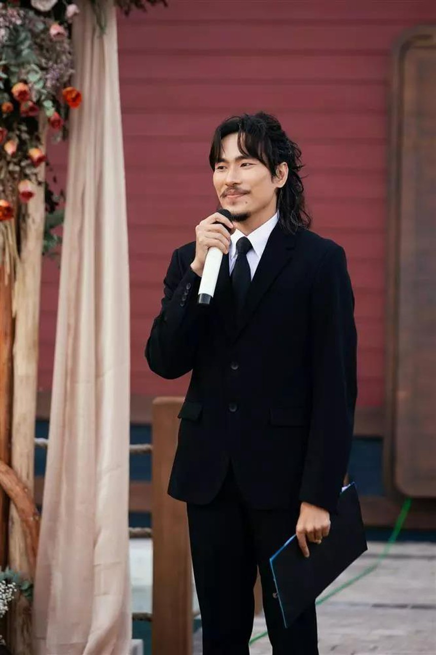 Isaac - Kiều Minh Tuấn... bằng tuổi: Người chuẩn mỹ nam Vbiz, người phong độ nhan sắc trồi sụt - Ảnh 4.