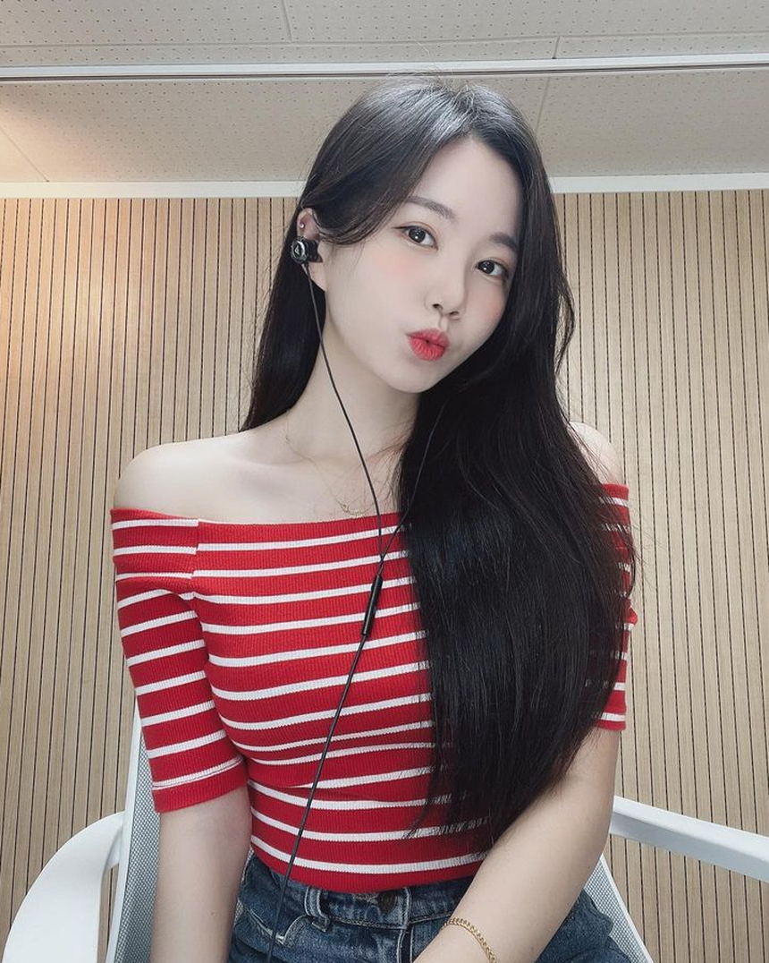 Chỉ có trung bình 7 người xem trên kênh, nữ streamer xinh đẹp tiết lộ thu nhập 120 triệu mỗi tháng - Ảnh 1.