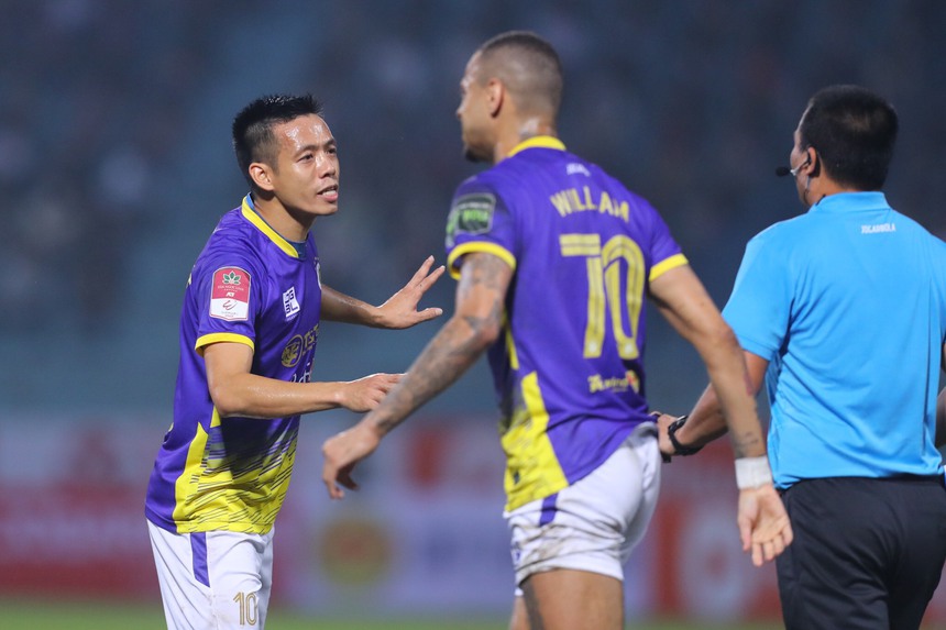 Văn Quyết nhận xét về trọng tài sau trận gặp CAHN - Ảnh 2.