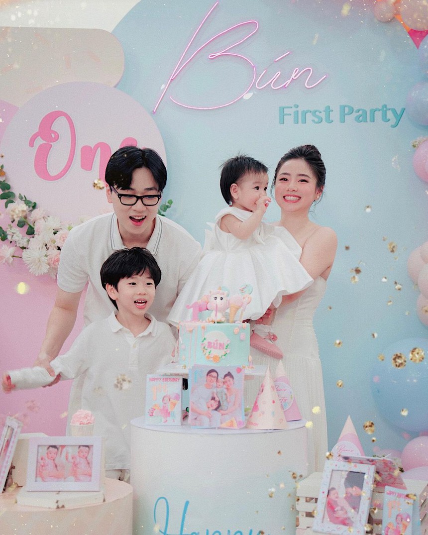 Bé Đậu nhà Nam Thương - Ba Duy khiến dân tình xuýt xoa vì tài vẽ tranh: Đã xinh trai còn tài giỏi! - Ảnh 6. Bé Đậu nhà Nam Thương - Ba Duy khiến dân tình xuýt xoa vì tài vẽ tranh: Đã xinh trai còn tài giỏi! - Ảnh 6.