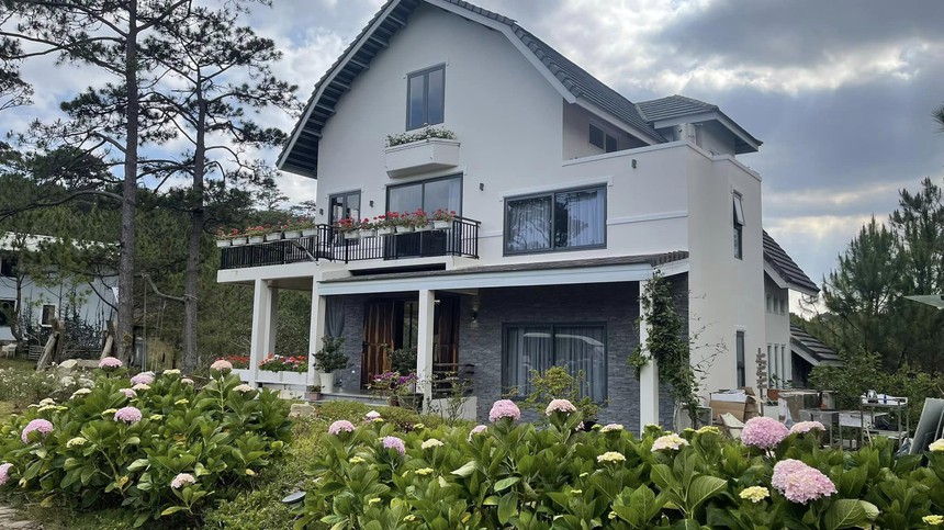 Sao nữ Vbiz lên tiếng khi bị đồn mua biệt thự 20 tỷ ở Đà Lạt, tiết lộ luôn mức cát xê gây bất ngờ - Ảnh 1. Sao nữ Vbiz lên tiếng khi bị đồn mua biệt thự 20 tỷ ở Đà Lạt, tiết lộ luôn mức cát xê gây bất ngờ - Ảnh 1.