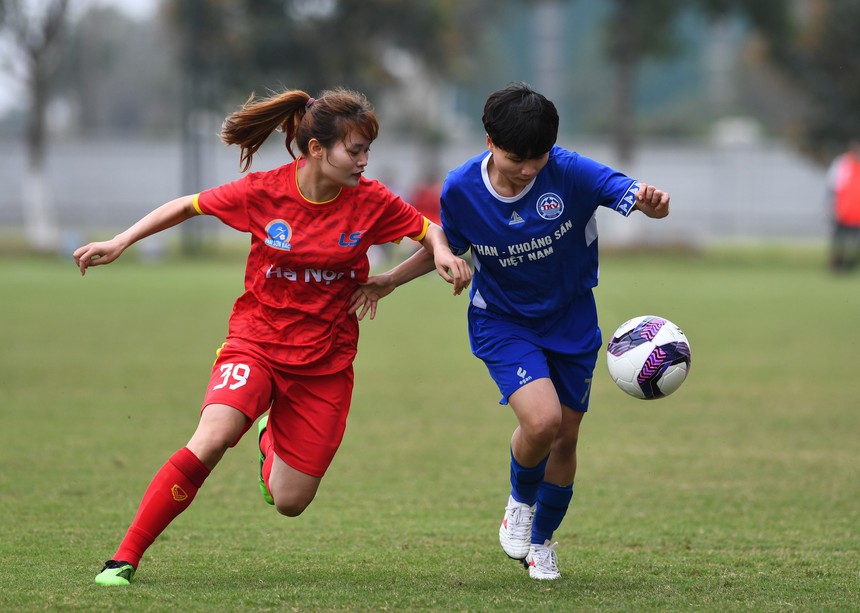 Nữ tuyển thủ hai lần rời sân vì chấn thương trong trận chung kết Cúp QG - Ảnh 1. Nữ tuyển thủ hai lần rời sân vì chấn thương trong trận chung kết Cúp QG - Ảnh 1.