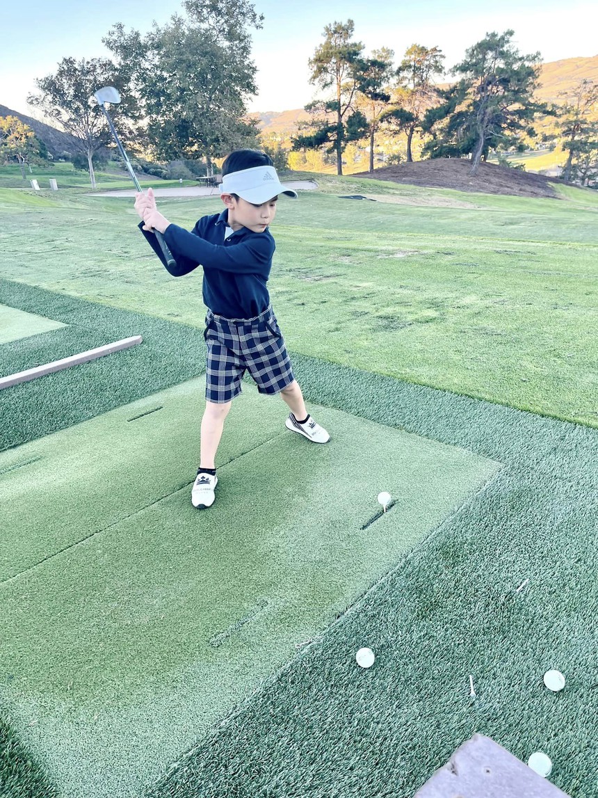 Cuộc sống của con trai Đan Trường sau khi bố mẹ ly hôn - Ảnh 2. Cuộc sống của con trai Đan Trường sau khi bố mẹ ly hôn - Ảnh 2.