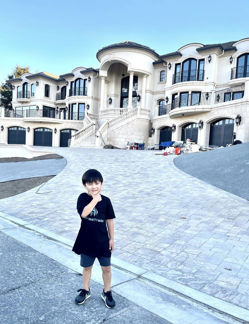 Cuộc sống của con trai Đan Trường sau khi bố mẹ ly hôn - Ảnh 1. Cuộc sống của con trai Đan Trường sau khi bố mẹ ly hôn - Ảnh 1.