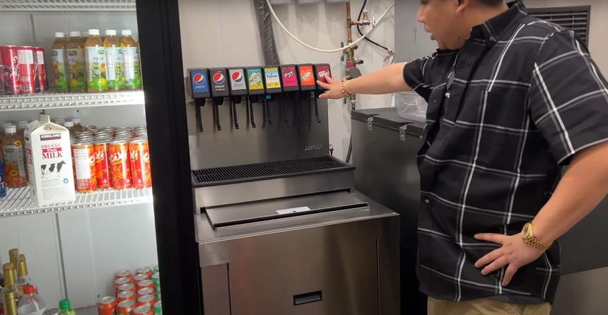 Khoa Pug công khai giá bán buffet khi khai trương nhà hàng lẩu 23 tỷ, tuyên bố chỉ "rẻ bằng 1 tô phở"  - Ảnh 5.