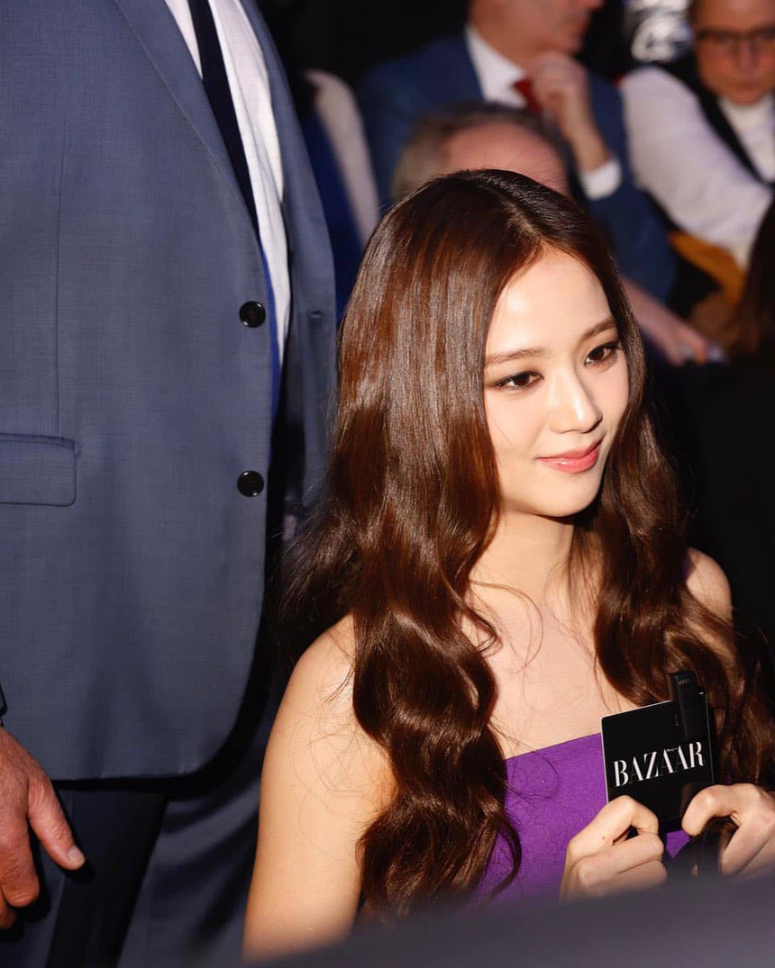 Cư dân mạng choáng với đãi ngộ chưa từng có của Dior dành cho Jisoo Blackpink - Ảnh 11.