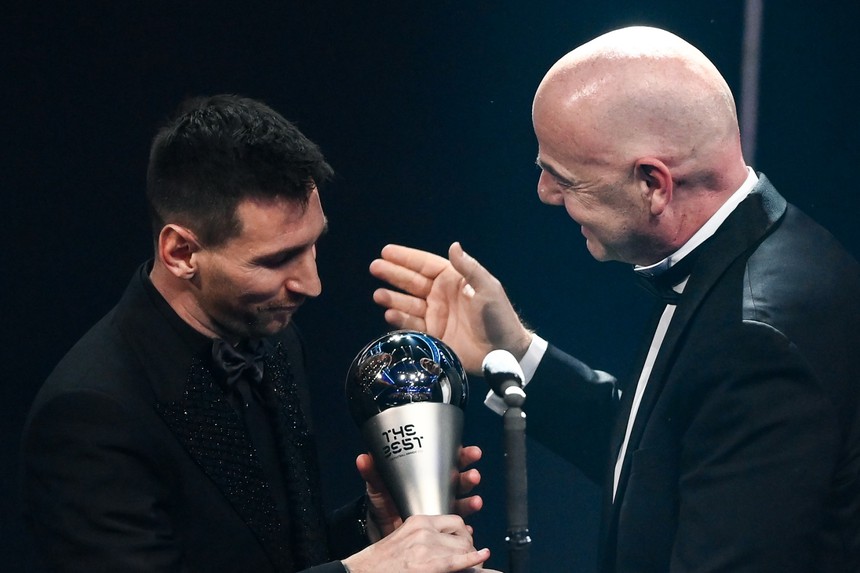 Giải thưởng FIFA The Best: Vở kịch hào nhoáng của Infantino - Ảnh 1.