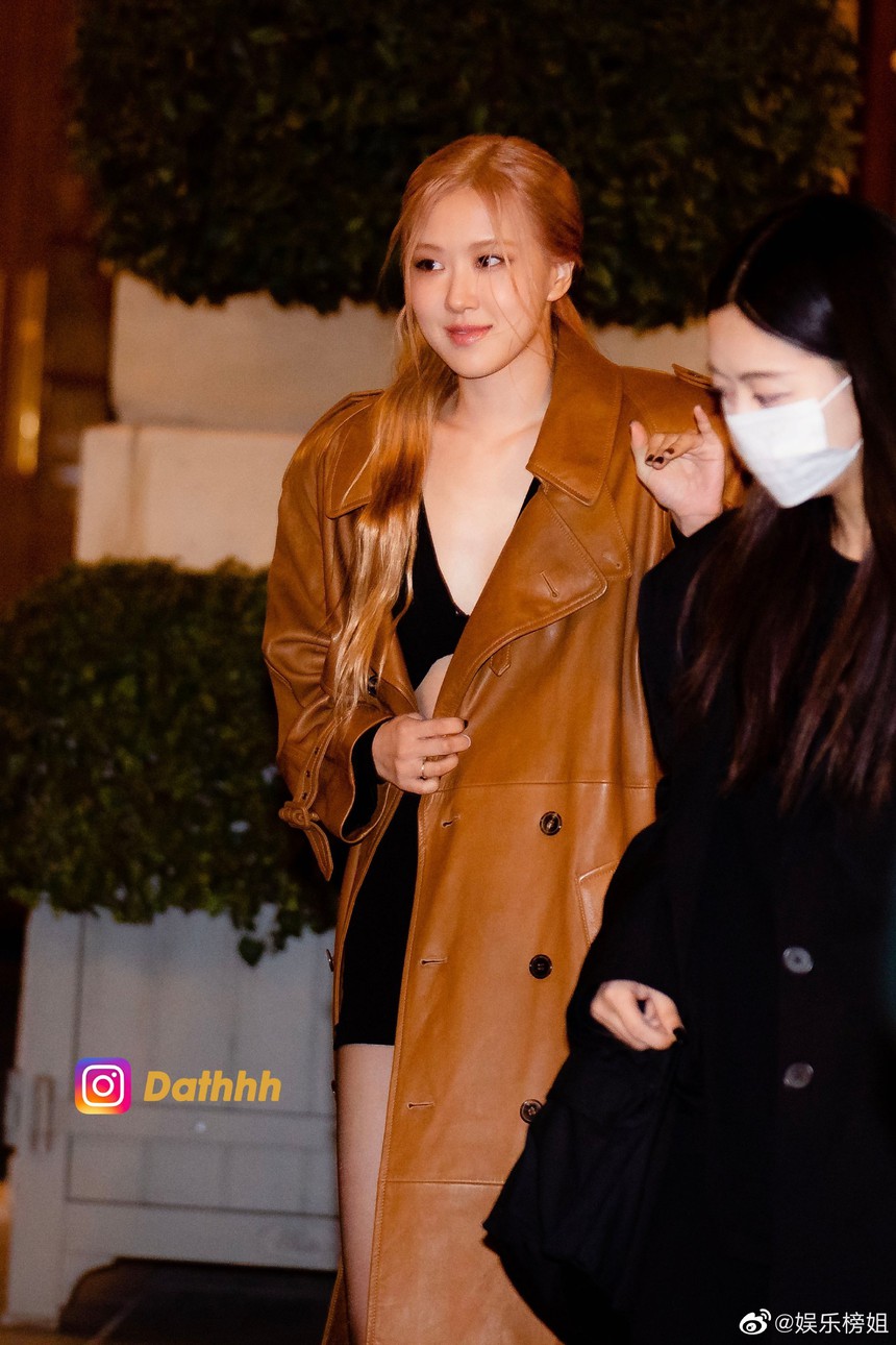 Dự show YSL, Rosé Blackpink lọt top hotsearch Weibo vì điều này - Ảnh 3. Dự show YSL, Rosé Blackpink lọt top hotsearch Weibo vì điều này - Ảnh 3.