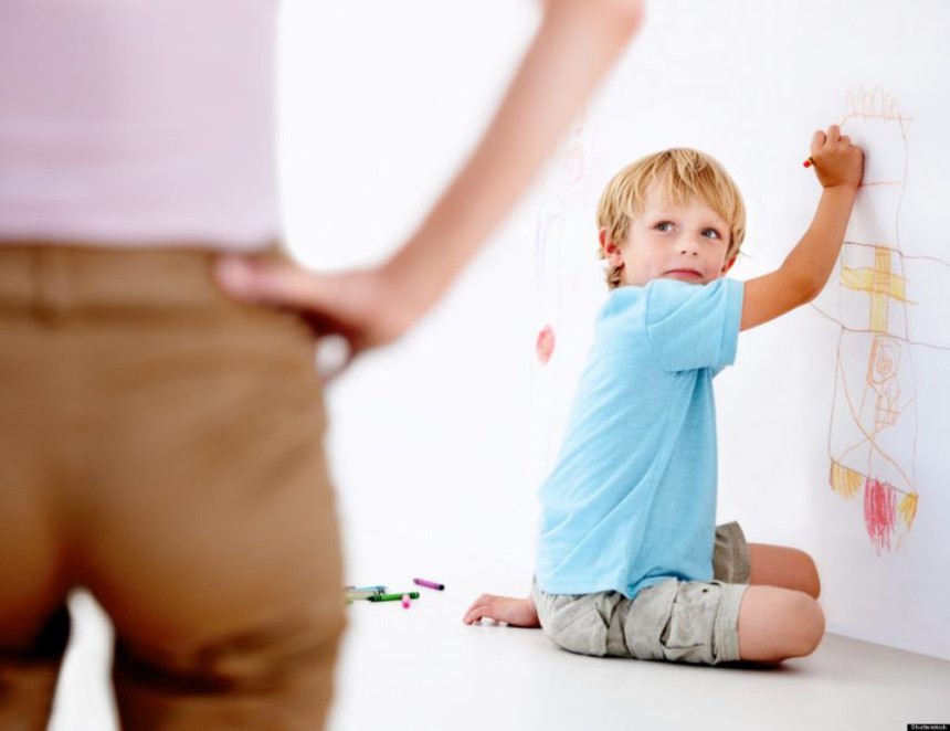 Con trai sang nhà họ hàng rồi phá nát bộ mỹ phẩm hàng chục triệu, người mẹ không xin lỗi mà còn nói ra một câu gây phẫn nộ - Ảnh 4.