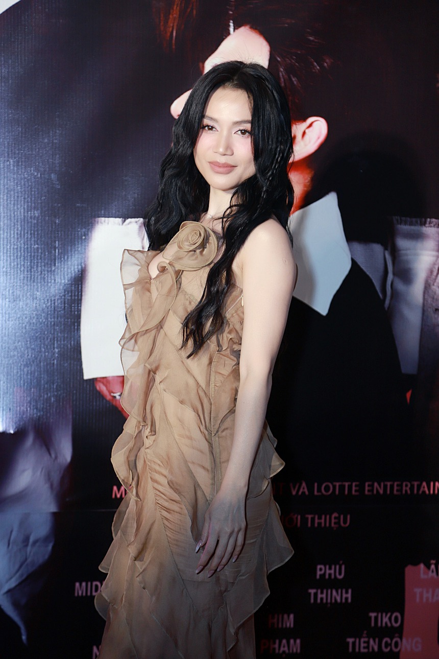 Cặp đôi Hồng Thanh - DJ Mie cực kỳ tình tứ đi xem phim giữa tin đồn chia tay - Ảnh 27.