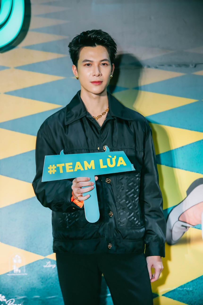 Anh Tú đẹp trai hết nấc, Khánh Vân - Trương Quỳnh Anh đọ sắc cực gắt trên thảm đỏ 'Siêu lừa gặp siêu lầy' - Ảnh 2.